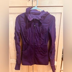 Woman’s Lululemon Zip Up